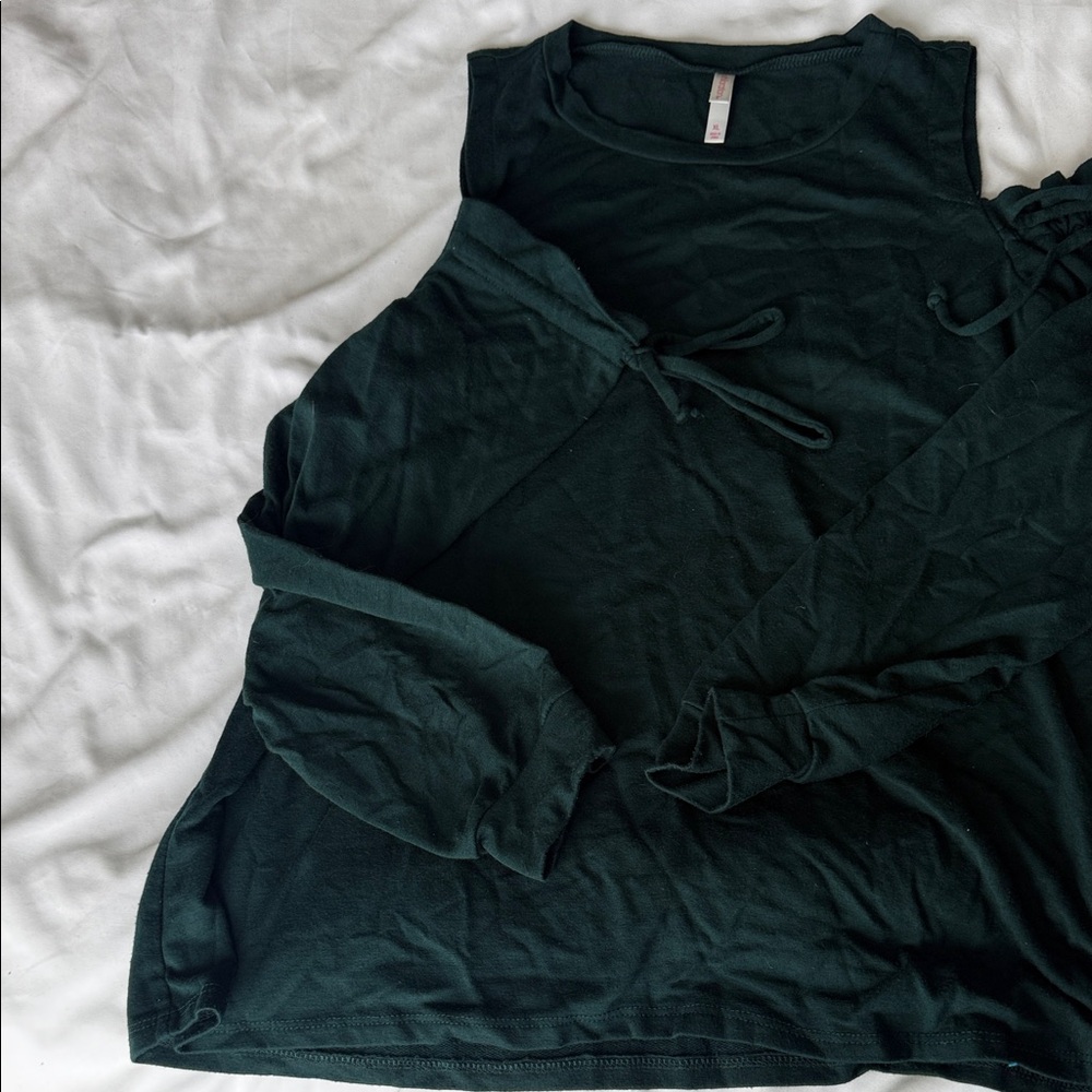 Xhilaration Deep Green Long Sleeve Top